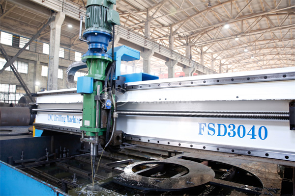 中正鍋爐數字化的數控鍋筒鉆設備